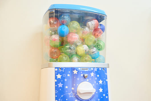 ガチャガチャ（予防接種を頑張った1歳〜小6のお子さまに）